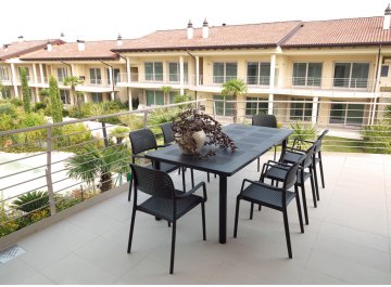 Стол пластиковый Libeccio