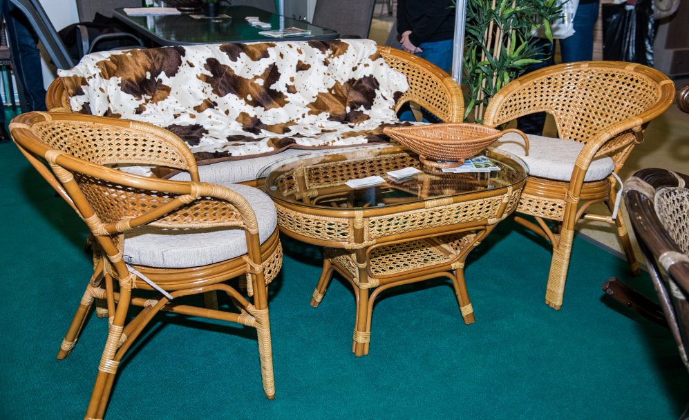 Стол Пеланги коньяк