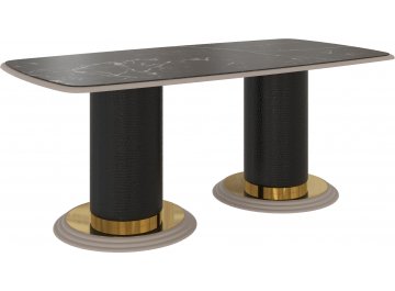 Деревянный стол Савелья