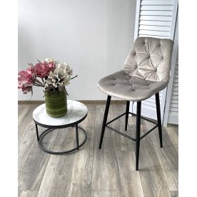 Полубарный стул Yam