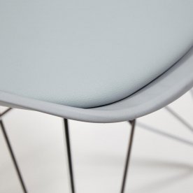 Стул на металлокаркасе Tulip Iron Chair/Тулип Айрон Чаир мод.EC-123