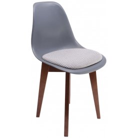 Пластиковый стул Сашш