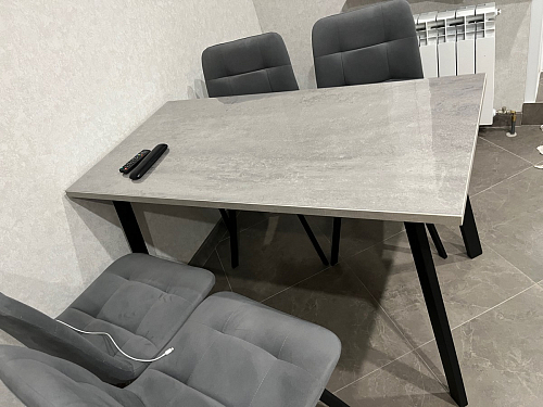 Стол Тринити Лофт 120 32 мм бетон / черный матовый фото покупателя 645