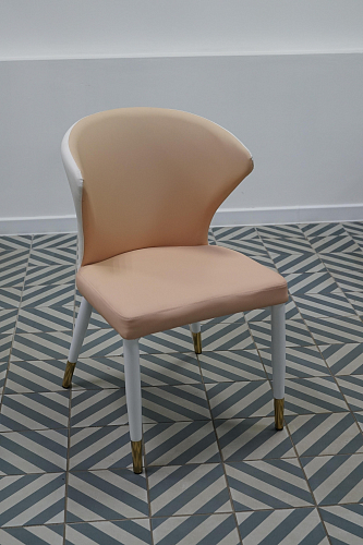 Стул на металлокаркасе Darcy white / pink из шоурума 2