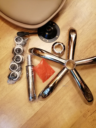 Компьютерное кресло Kolin white фото покупателя 131