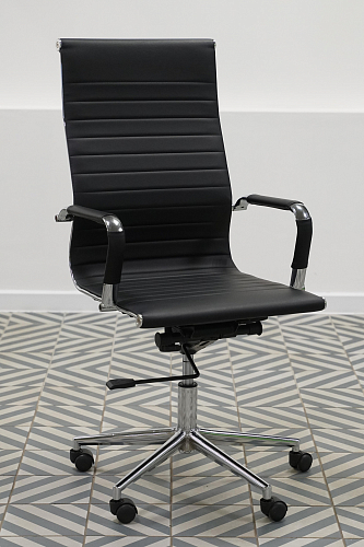 Компьютерное кресло Reus white из шоурума 2