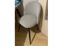 Стул на металлокаркасе Gabi 1 бежевый / черный с серебряными наконечниками фото покупателя 819