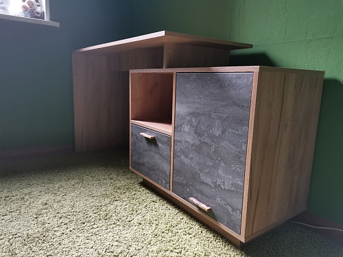 Письменный стол Эго Ст-2 на подиуме бетон светлый / камень темный фото покупателя 2