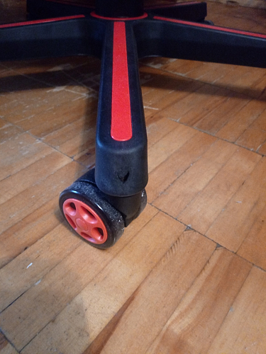 Компьютерное кресло Racer черное / бежевое фото покупателя 90