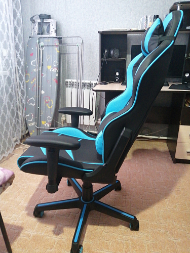 Компьютерное кресло Racer черное / голубое фото покупателя 136