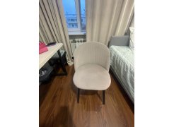 Стул на металлокаркасе Gabi 1 бежевый / черный с серебряными наконечниками фото покупателя 90