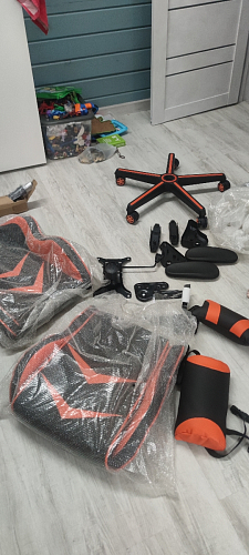 Компьютерное кресло Racer черный / красный / бежевый фото покупателя 97