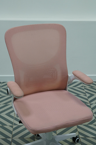 Компьютерное кресло Konfi pink / white из шоурума 1