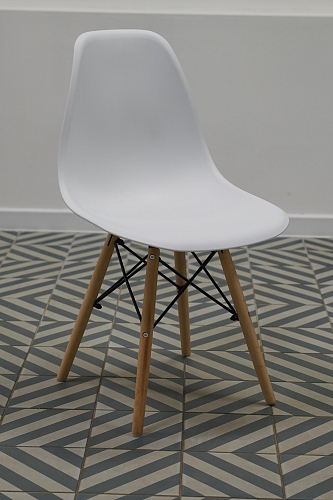 Пластиковый стул Eames PC-015 серый из шоурума 2