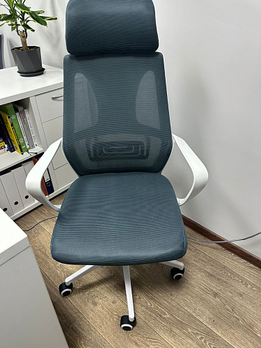 Компьютерное кресло Golem dark gray / gray / white фото покупателя 12