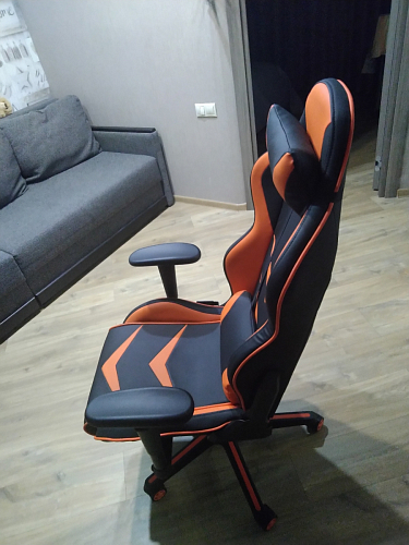 Компьютерное кресло Racer черное / голубое фото покупателя 154