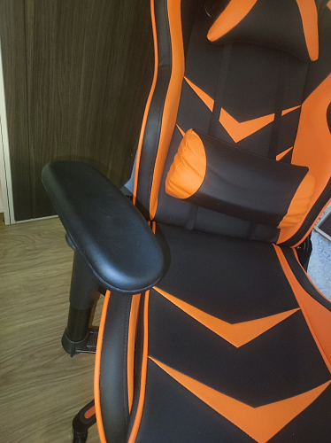 Компьютерное кресло Racer черное / оранжевое фото покупателя 69