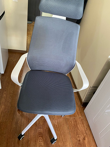 Компьютерное кресло Golem black / white фото покупателя 6