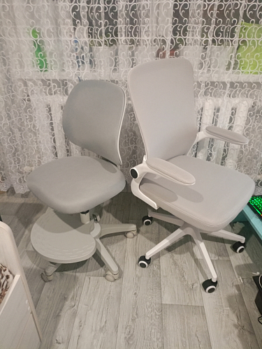 Компьютерное кресло Konfi light gray / white фото покупателя 126