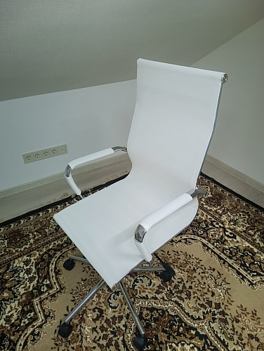 Компьютерное кресло Reus черная сетка / хром фото покупателя 48