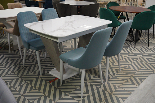 Стул на металлокаркасе Kora light purple / black из шоурума 9