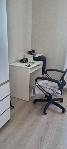 Стол компьютерный Джаз-24 правый белый фото покупателя 47