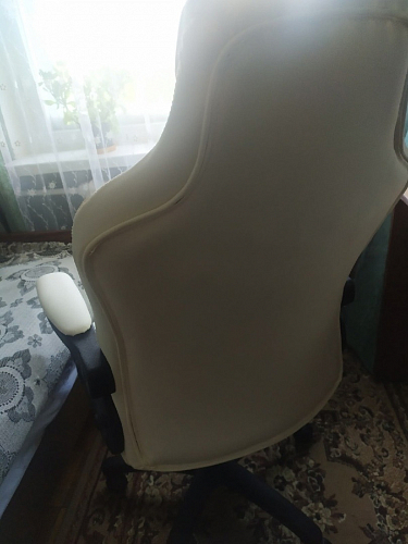 Компьютерное кресло Kadis кремовое фото покупателя 96