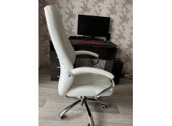 Компьютерное кресло Aragon белое фото покупателя 156