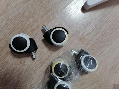 Компьютерное кресло Golem black / white фото покупателя 24