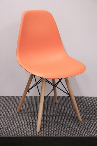 Стул Eames light green из шоурума 3