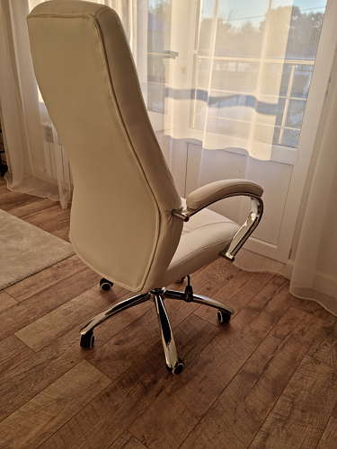 Компьютерное кресло Aragon белое фото покупателя 49