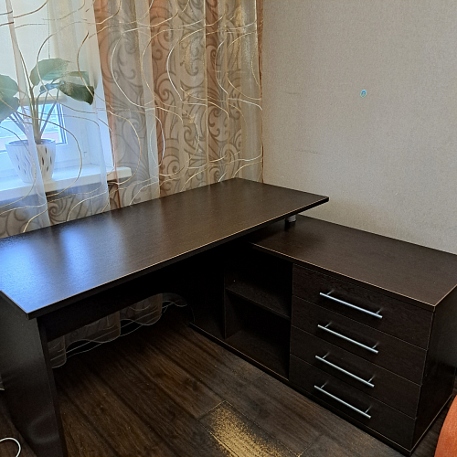 Компьютерный стол КСТ-109П правый венге фото покупателя 7