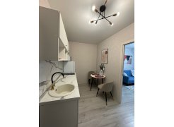 Стул на металлокаркасе Gabi 1 бежевый / черный с серебряными наконечниками фото покупателя 549